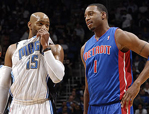 以纪律托底 以纪律托底