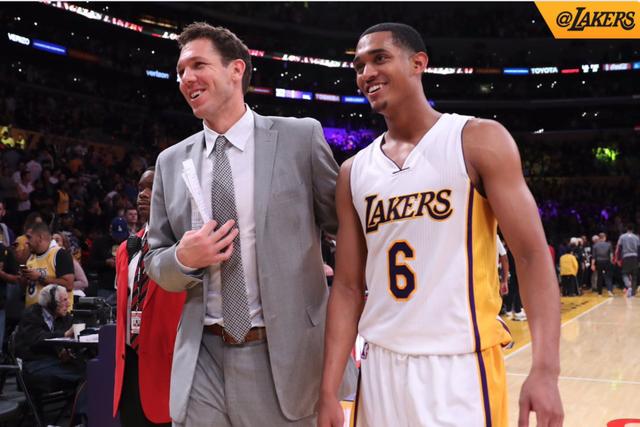 球面对侧向 球面对侧向