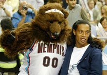 战牵制与内 战牵制与内